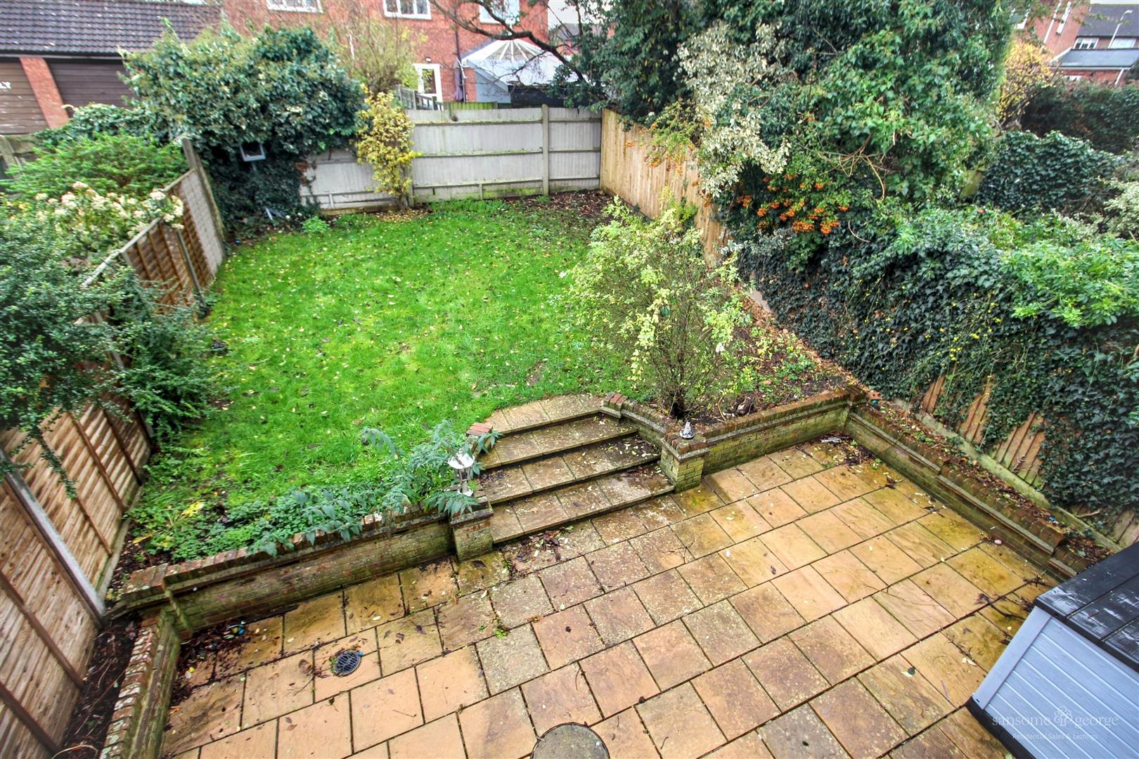 2 bed property in Brierley Place, Reading